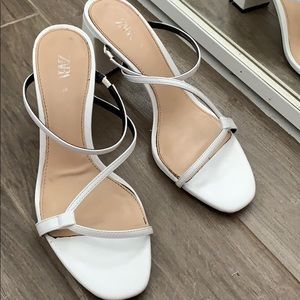 Trendy Zara sandals with heel